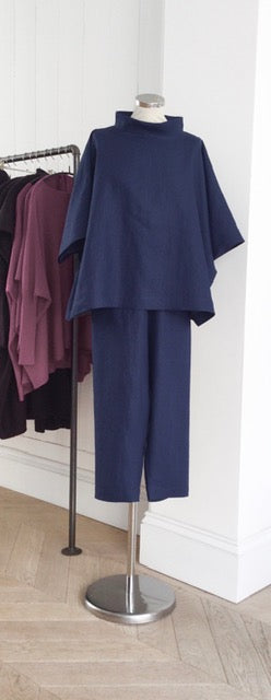 Navy Cropped Linen Trouser