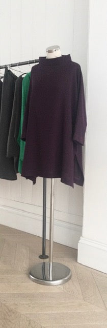 Berry Soft Collar Side Split Tunic